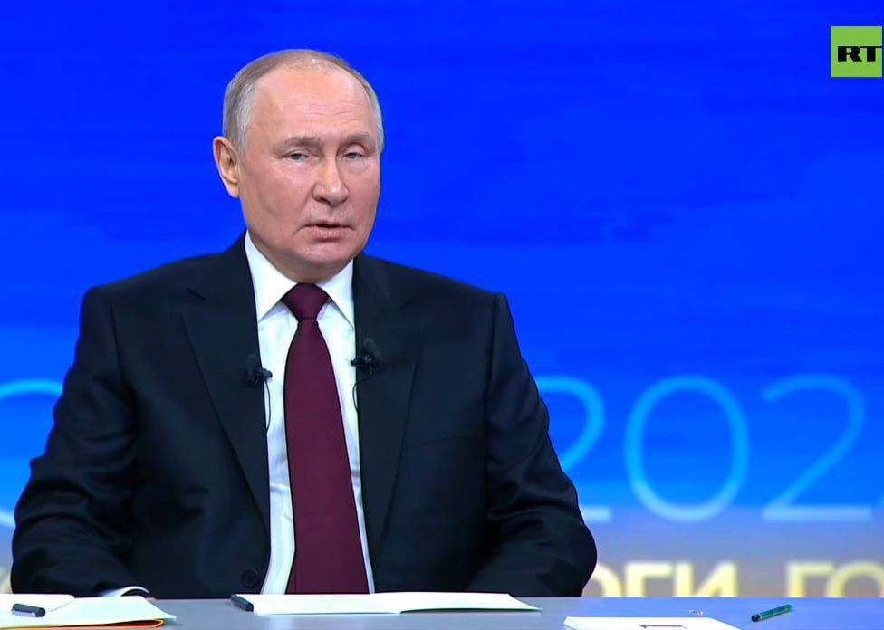 Vladimir Putin risponde alle domande dei cittadini.