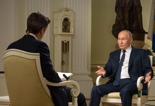 Perché l'intervista di Tucker Carlson è fatale sia per l'Occidente che per la Russia?
