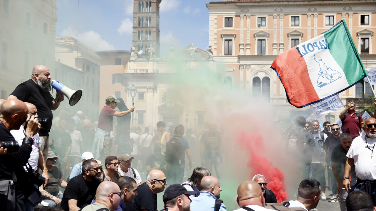 Ancora Italia Roma: Con i tassisti in lotta!