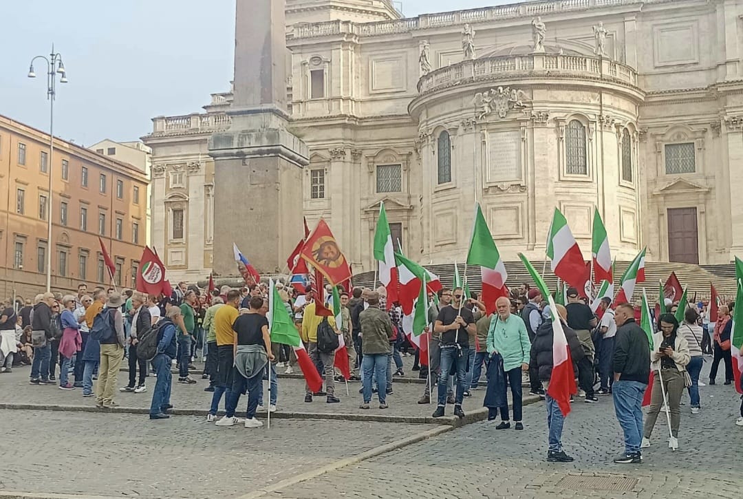 FUORI LA NATO DALL’ITALIA!